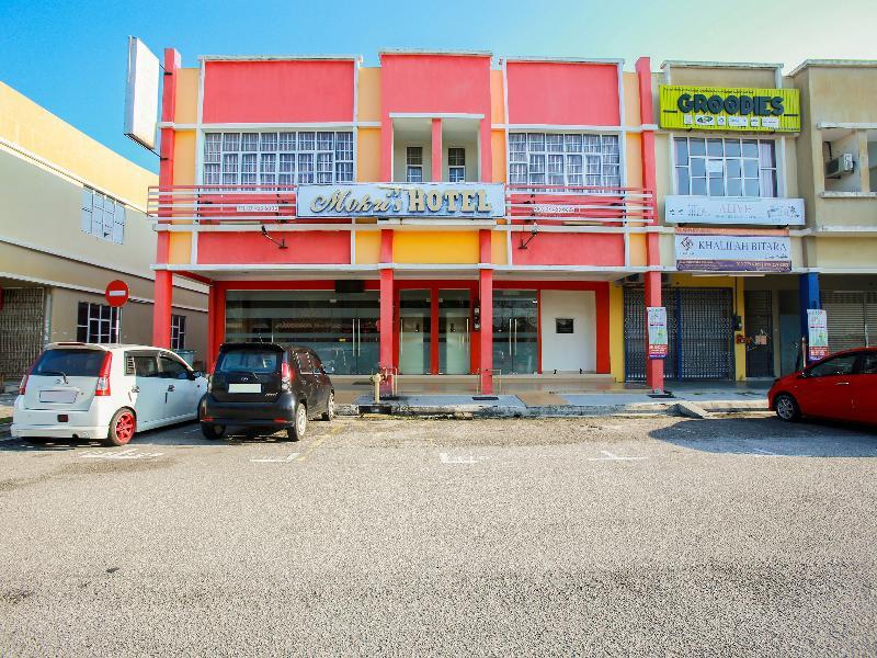 Oyo 89536 Hazris Hotel Batu Pahat Esterno foto